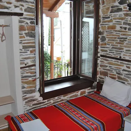 Paris & Eleni 公寓 费索斯