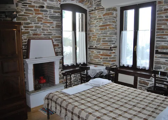 Paris & Eleni アパート